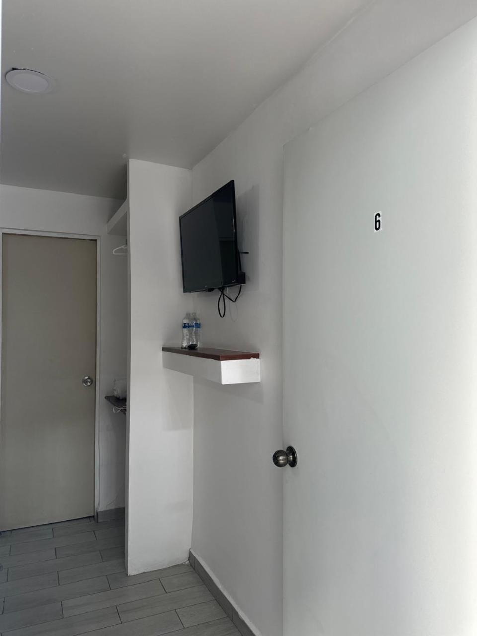Apartamentos Ambassador Тіхуана Екстер'єр фото